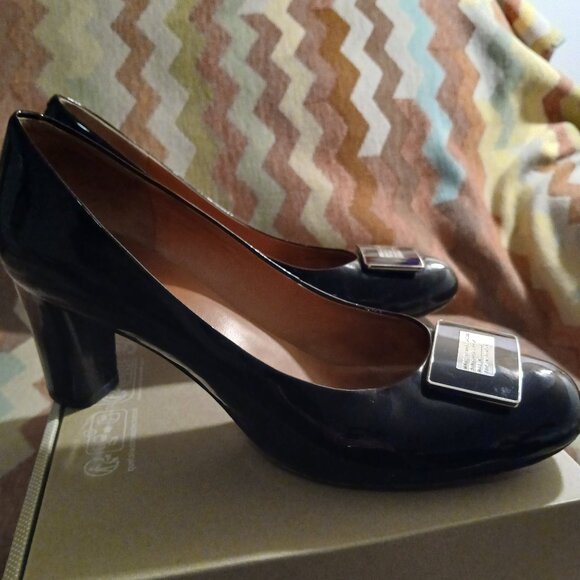 Marc by Marc Jacobs Logo Plaque Heels - Picture 6 of 11